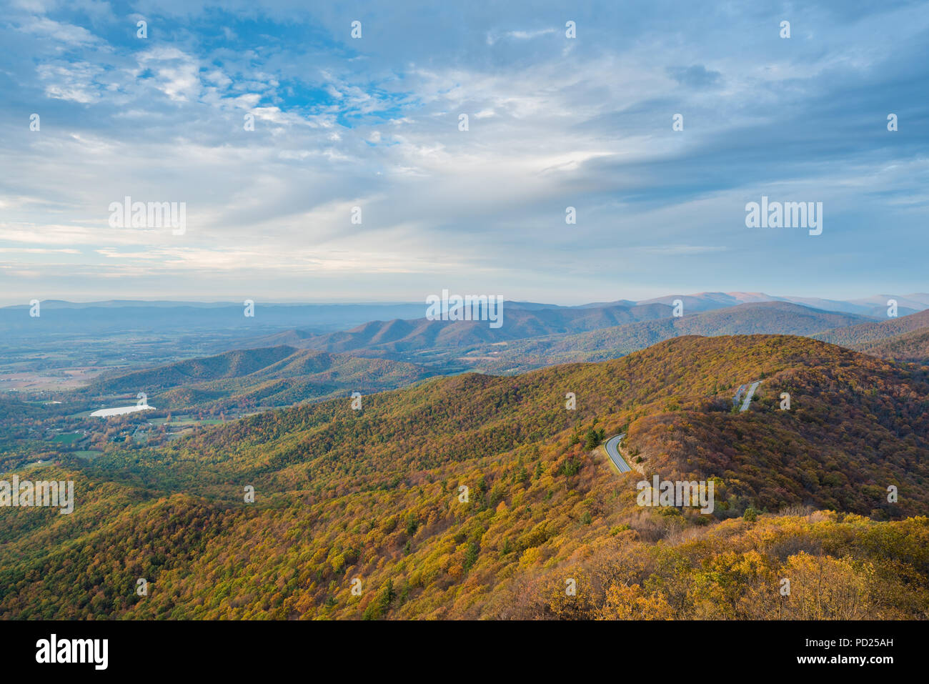  Appalachian mountains blue ridge hi-res stock photography and images Motiv 