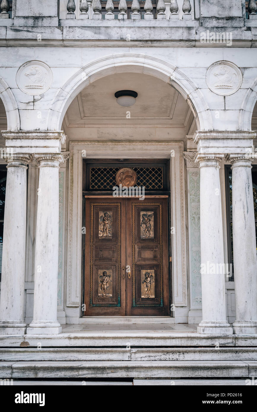 The door of Swannanoa Palace in Afton, Virginia Stock Photo Alamy