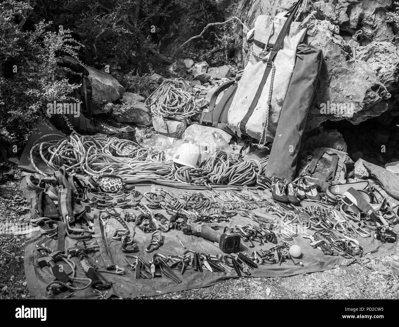 Big wall climbing gear Black and White Stock Photos & Images Alamy