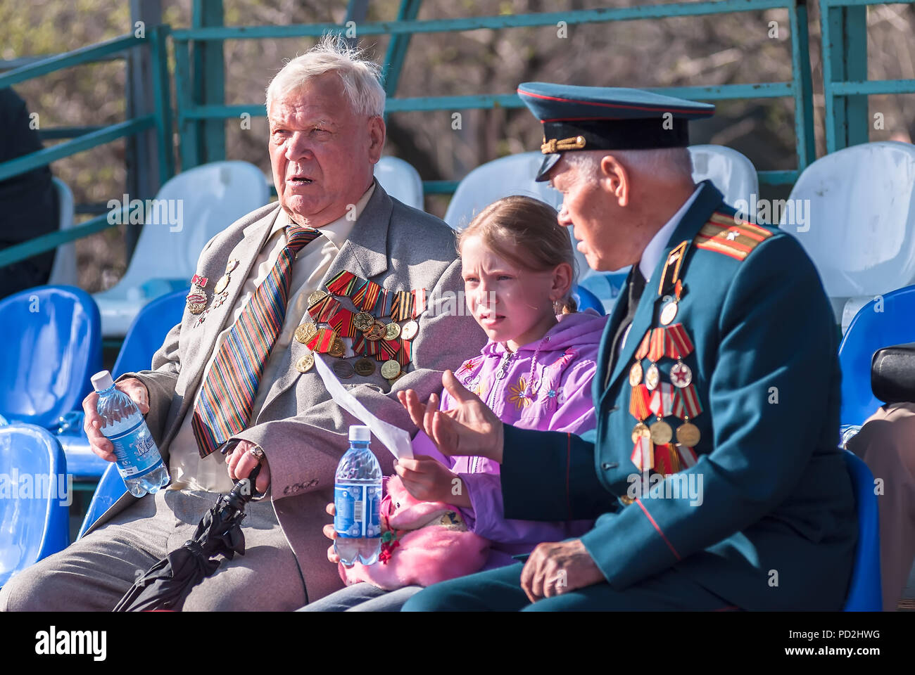 Senior veterans of World War II on tribune Stock Photo - Alamy