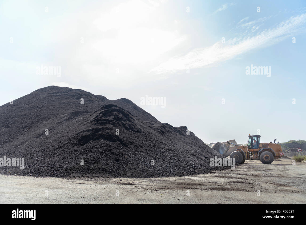Pile soil hi-res stock photography and images - Alamy