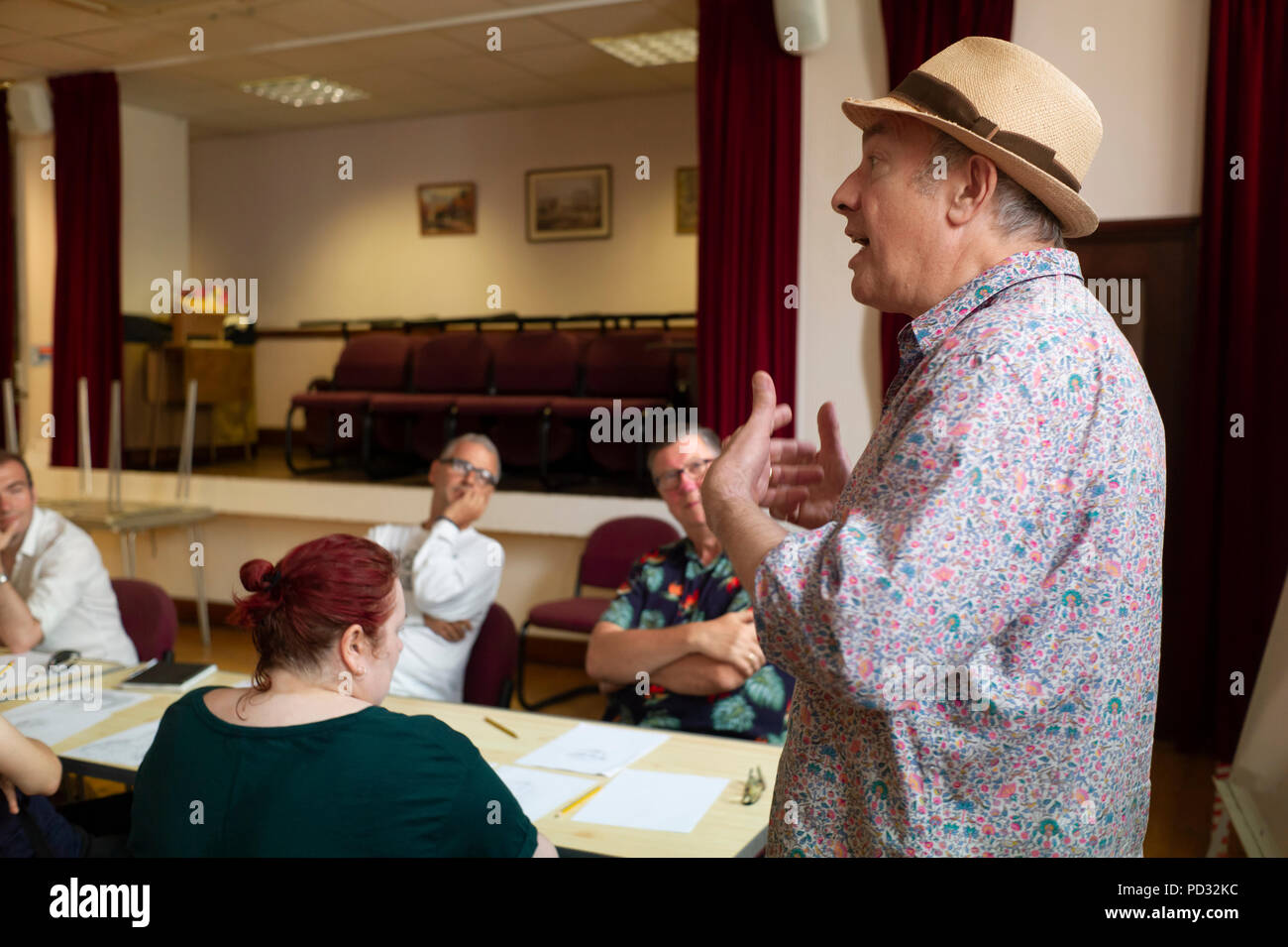 Martin Rowson internationally renowned cartoonist taking a masterclass in  caricature at Herne Bay Cartoon Festival Stock Photo