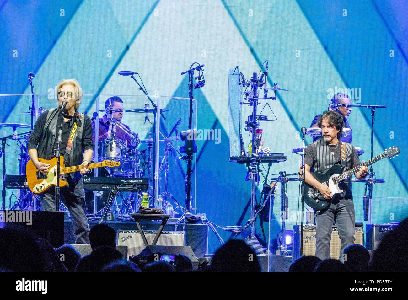 San Diego, California, USA. 4th Aug, 2018. DARYL HALL and JOHN OATES at Viejas Arena in San Diego, California on August 4, 2018 Credit: Marissa Carter/ZUMA Wire/Alamy Live News Stock Photo