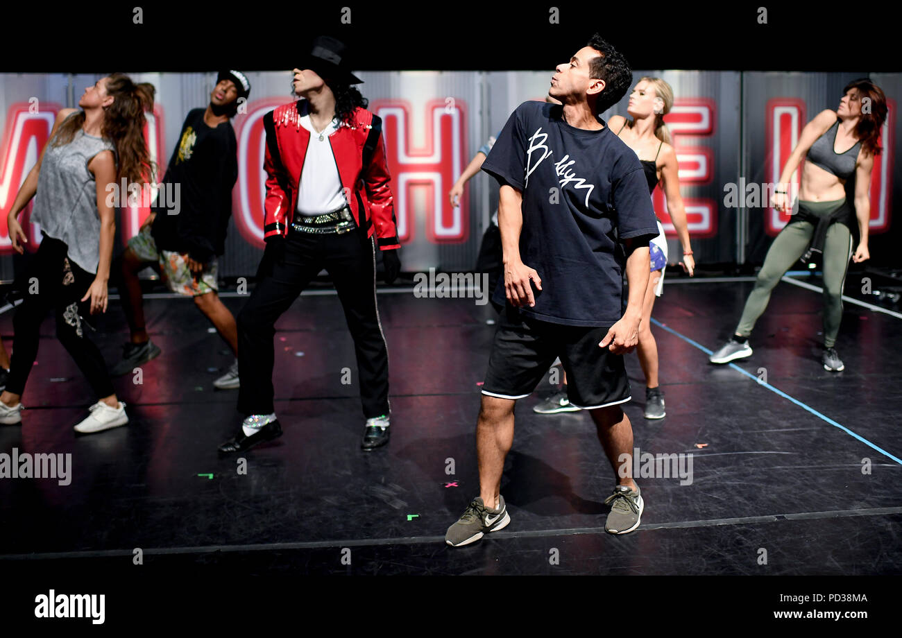 choreographer-rehearsal-pop-hi-res-stock-photography-and-images-alamy
