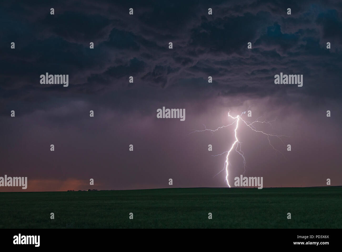 Cloud to ground lightning hires stock photography and images Alamy
