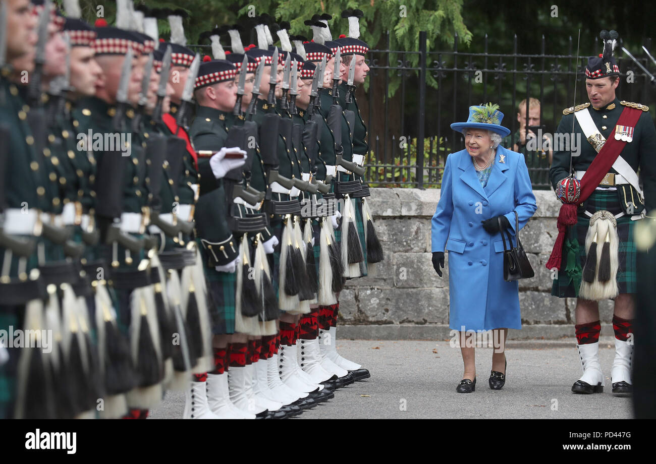 Queen elizabeth ii inspects balaclava company hires stock photography