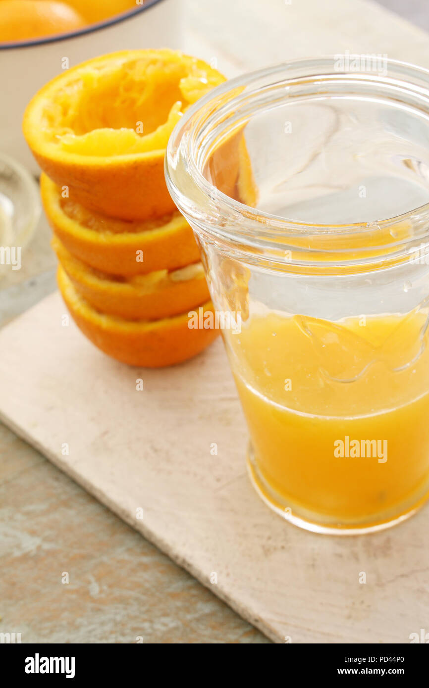 making fresh orange juice Stock Photo Alamy