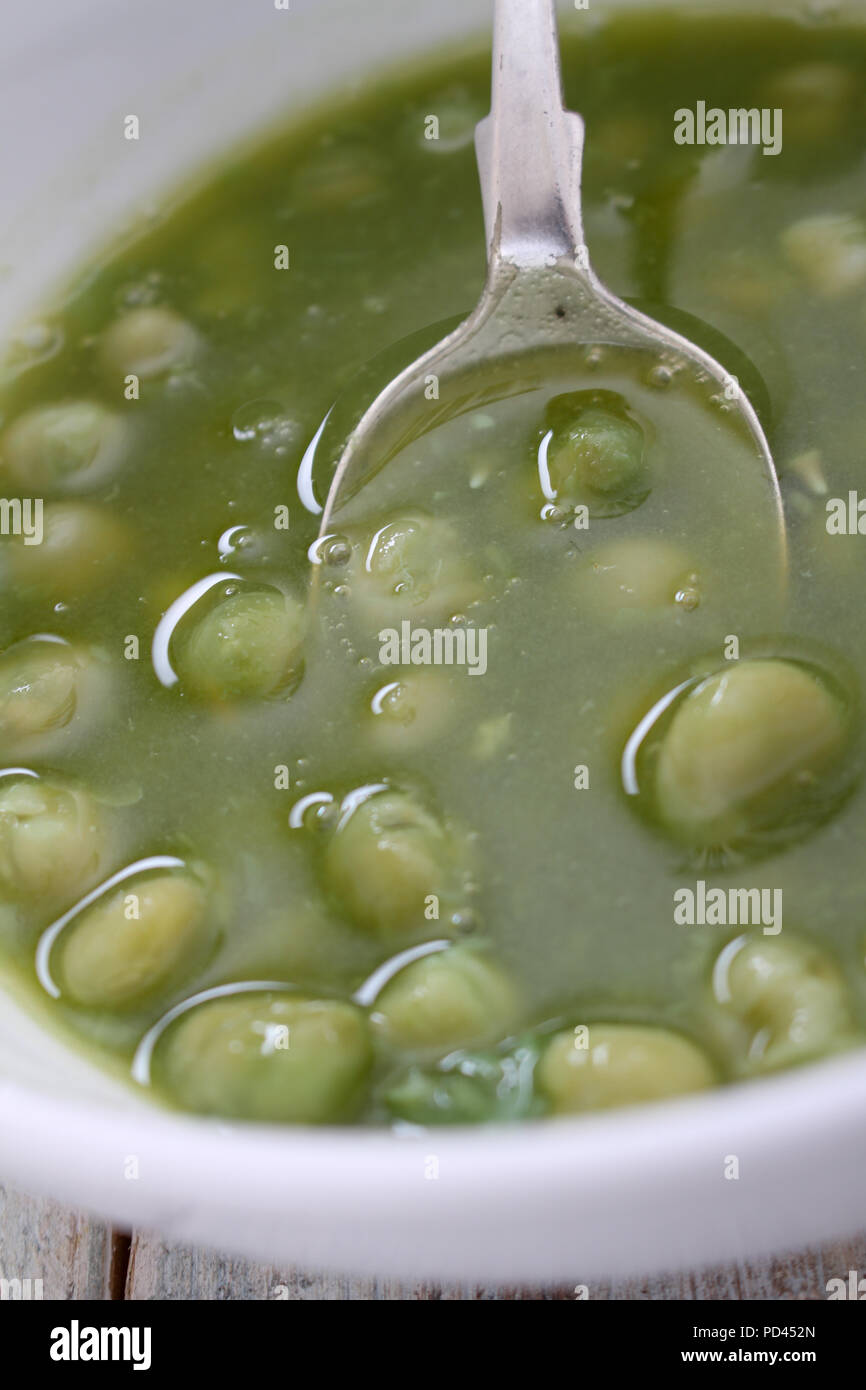 prepared marrowfat peas Stock Photo Alamy