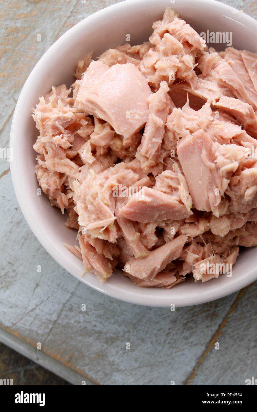 tinned tuna flakes Stock Photo Alamy