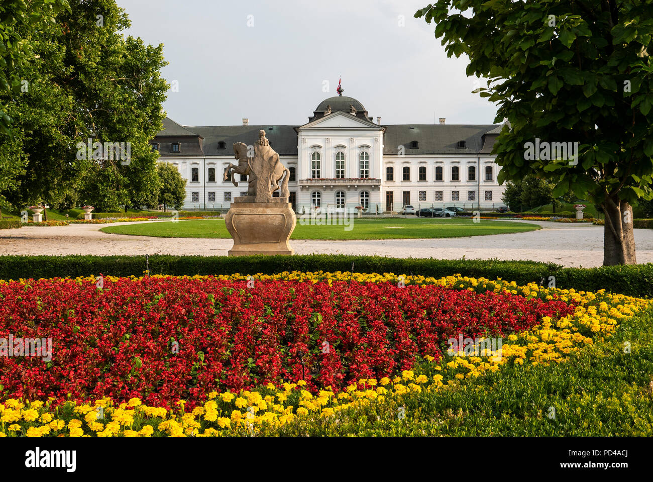 Baroque Grassalkovich Palace from 176o (back) since 1939 seat of the Slovak presidents Stock Photo