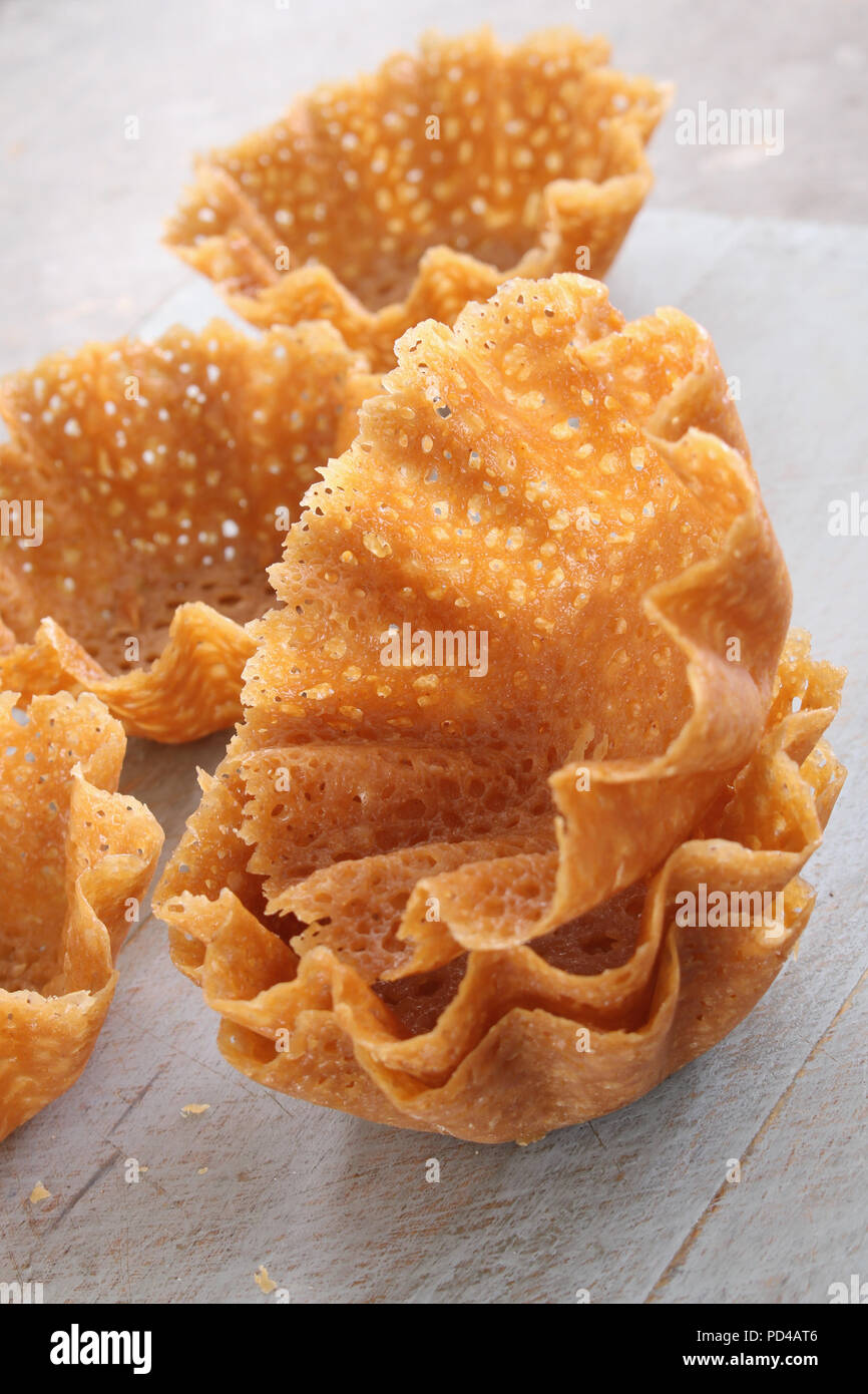 brandy snap baskets Stock Photo Alamy