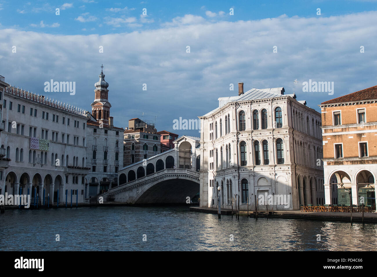 Rialto bridge in Venice Stock Photo - Alamy