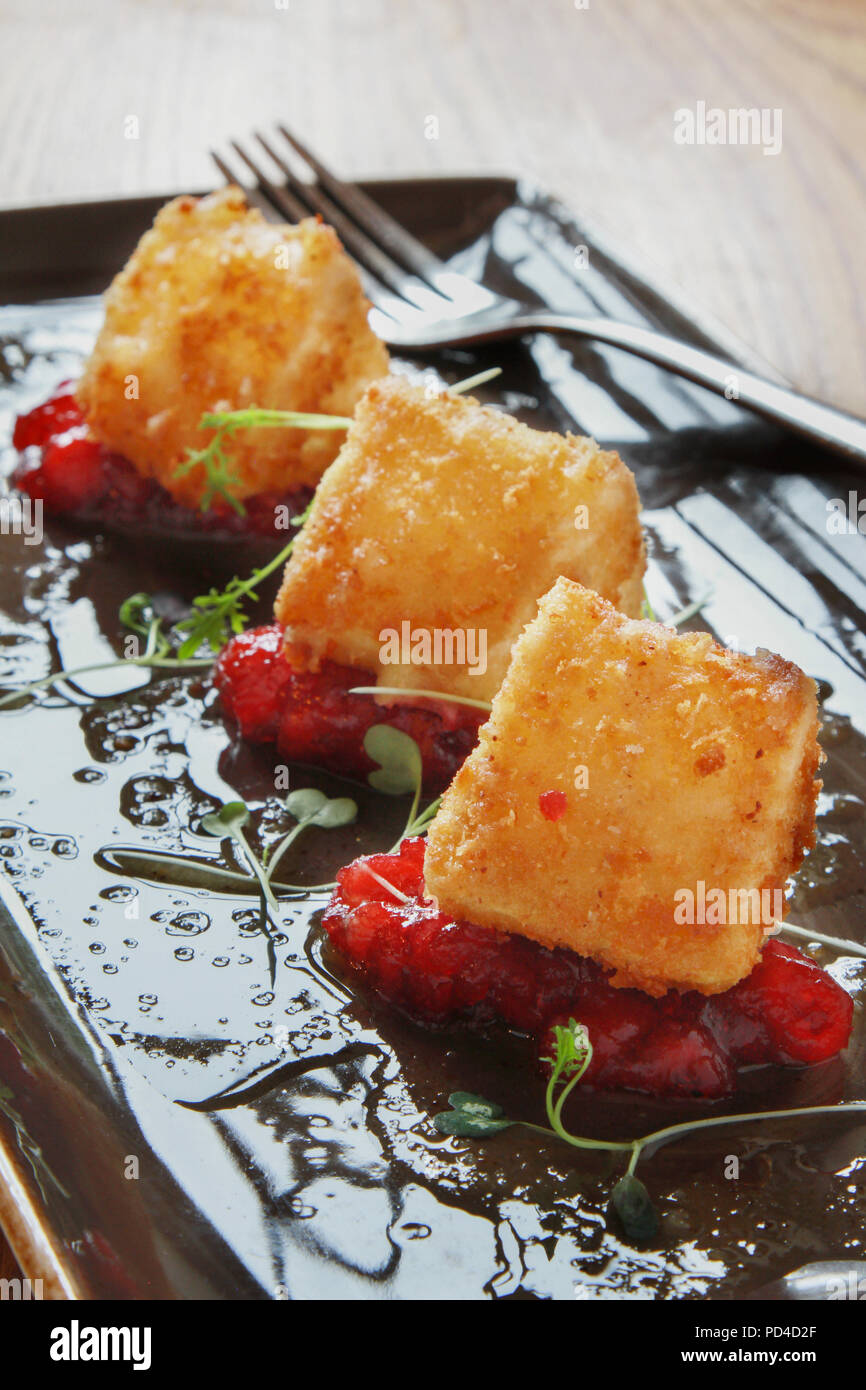 fried brie cheese appetizer Stock Photo Alamy