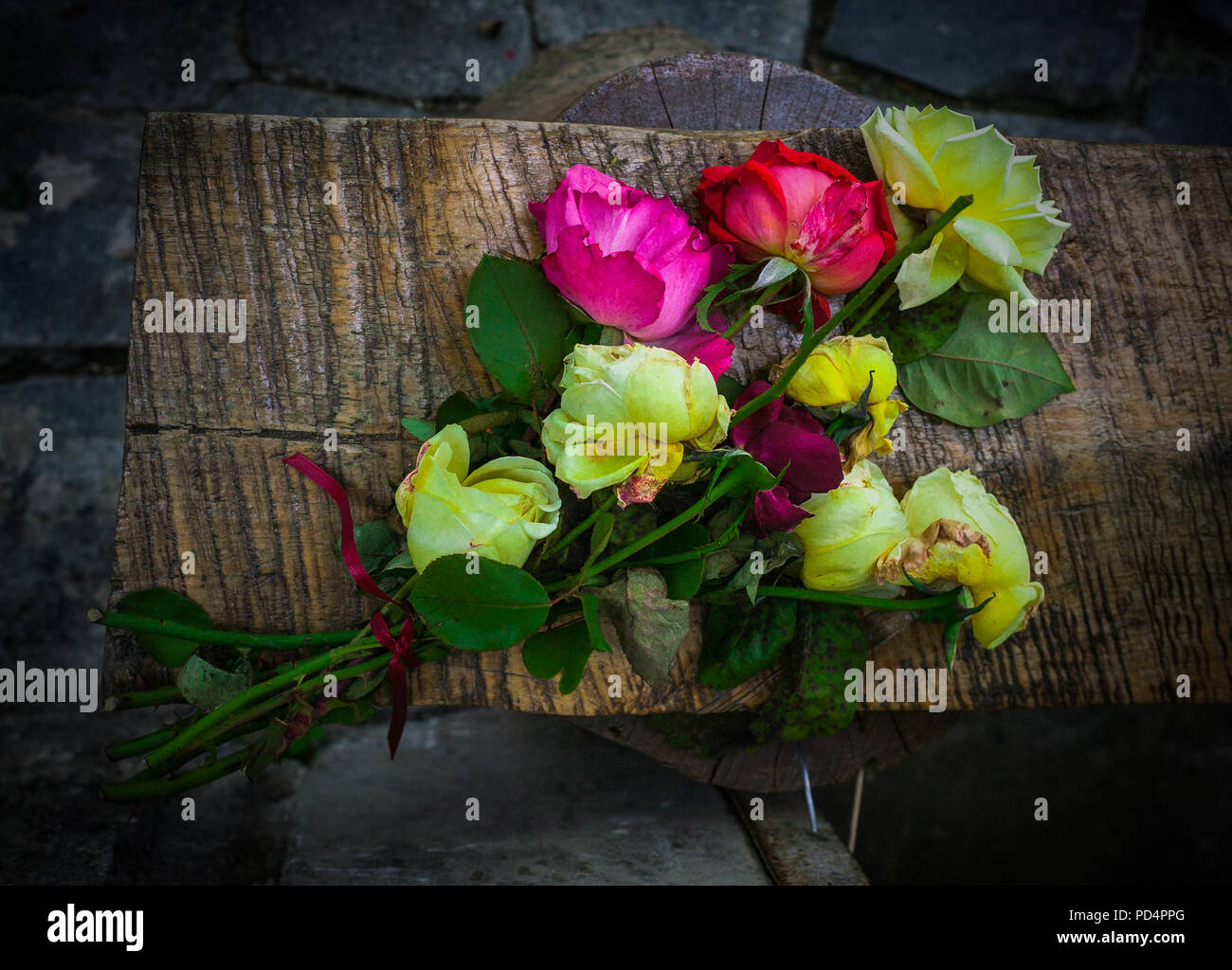 bouquet of withered roses, valentines day into an end to it Stock Photo