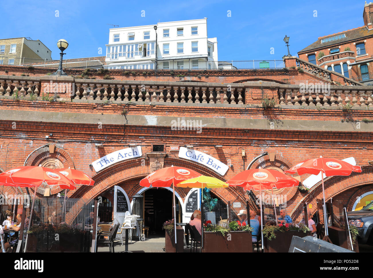 The royal arch bar hi-res stock photography and images - Alamy