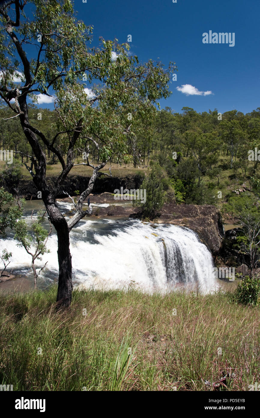 The Millstream Falls (Yindinji), a waterfall on the Millstream in the