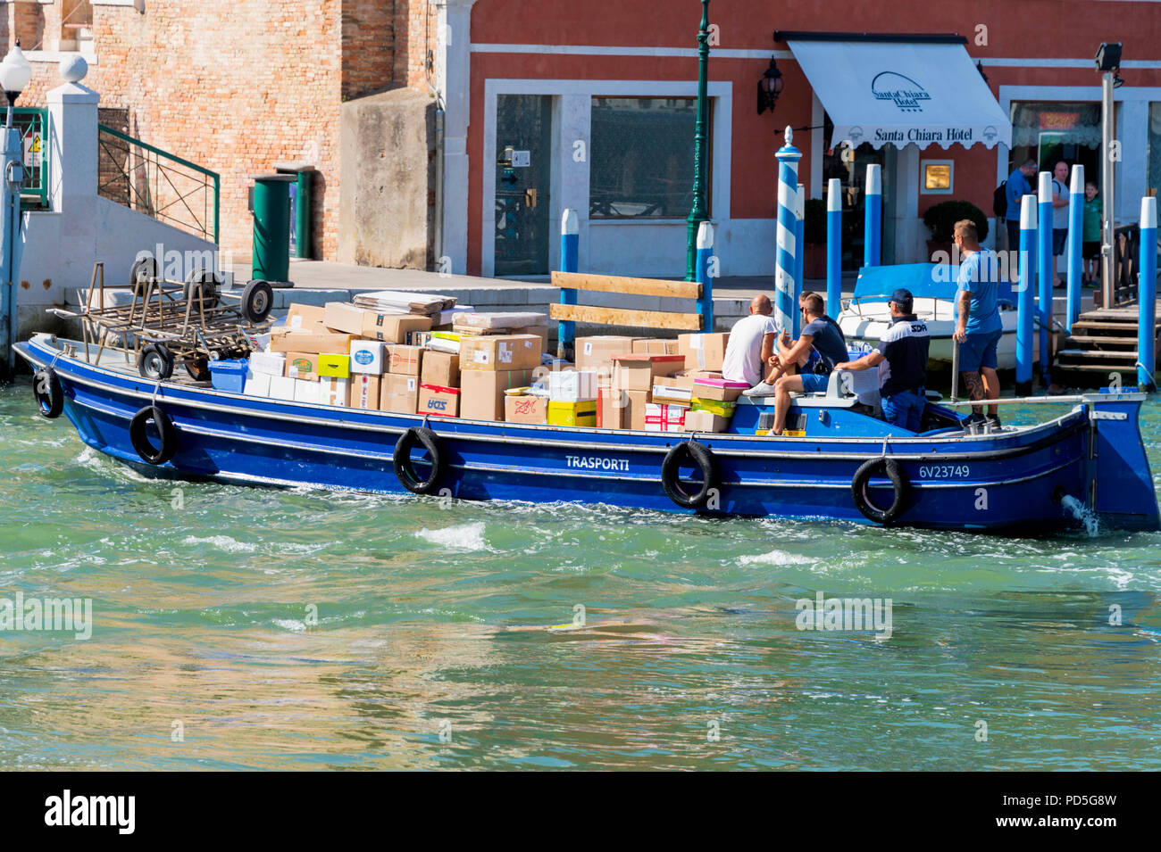 Working boat venice hi-res stock photography and images - Alamy