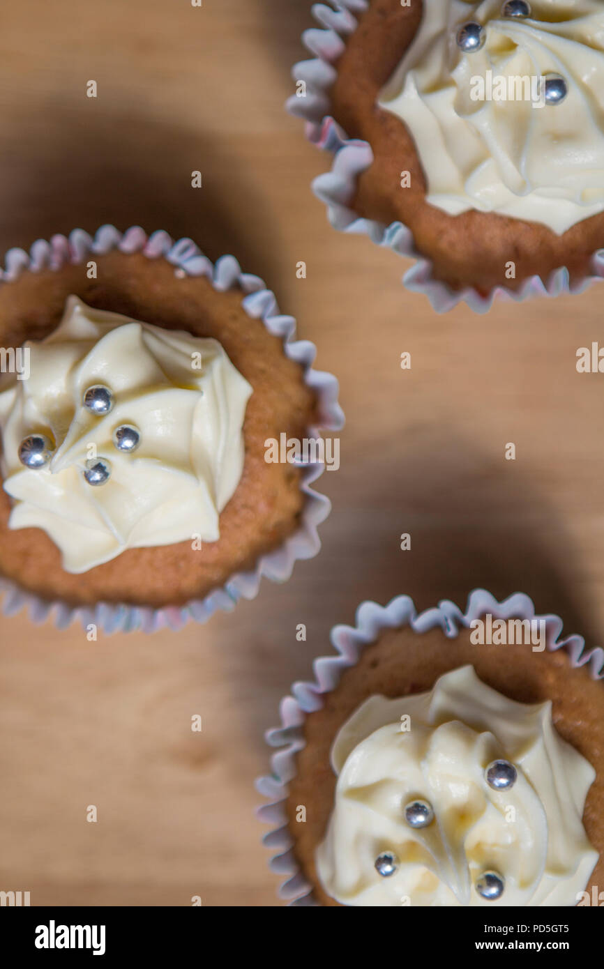 Mums homemade vanilla cupcakes with smooth buttercream icing Stock Photo Alamy