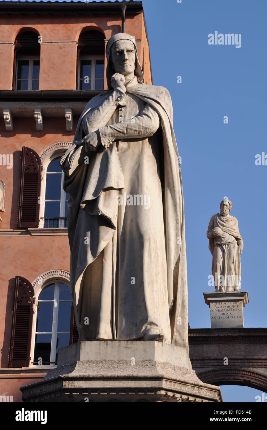 Statue of dante alighieri hi-res stock photography and images - Alamy
