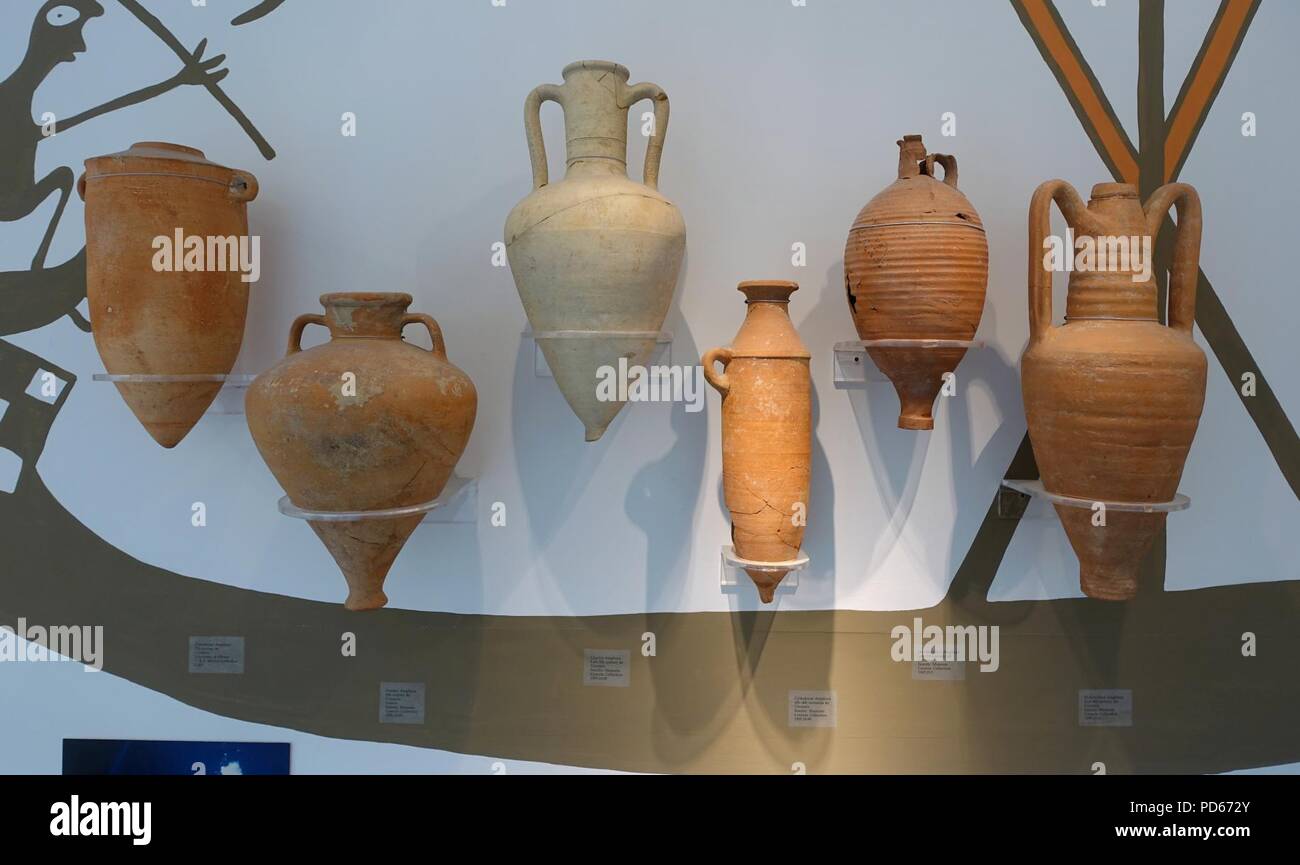Amphora exhibit Stock Photo Alamy