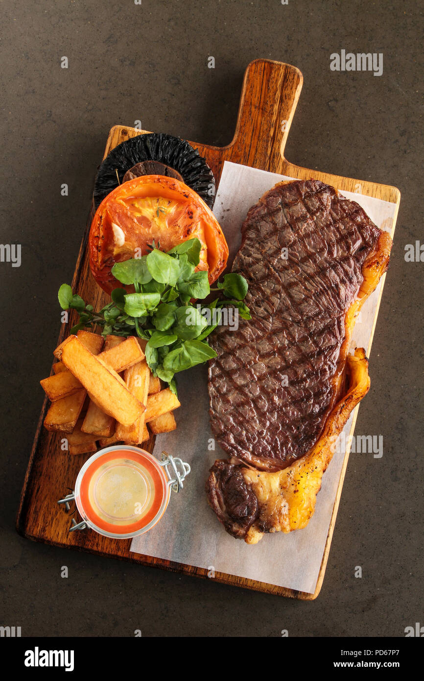 Gourmet steak frites hires stock photography and images Alamy
