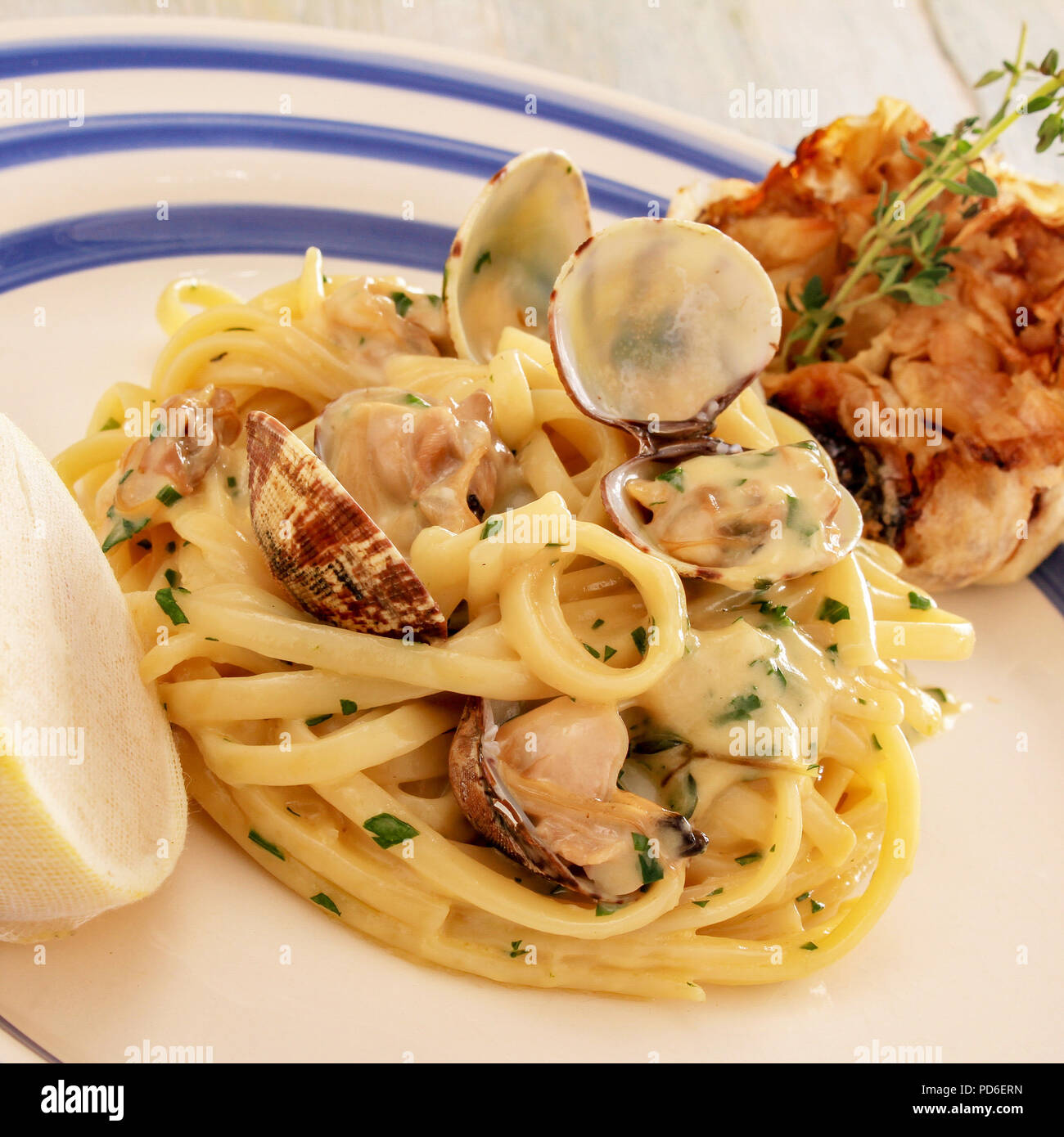 fresh made clam linguine pasta Stock Photo Alamy