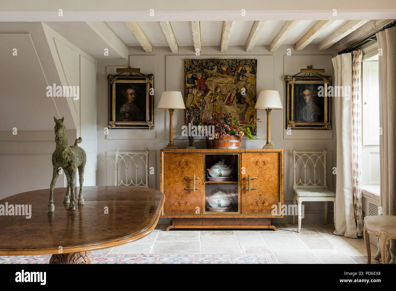 Wall anging hi-res stock photography and images - Alamy