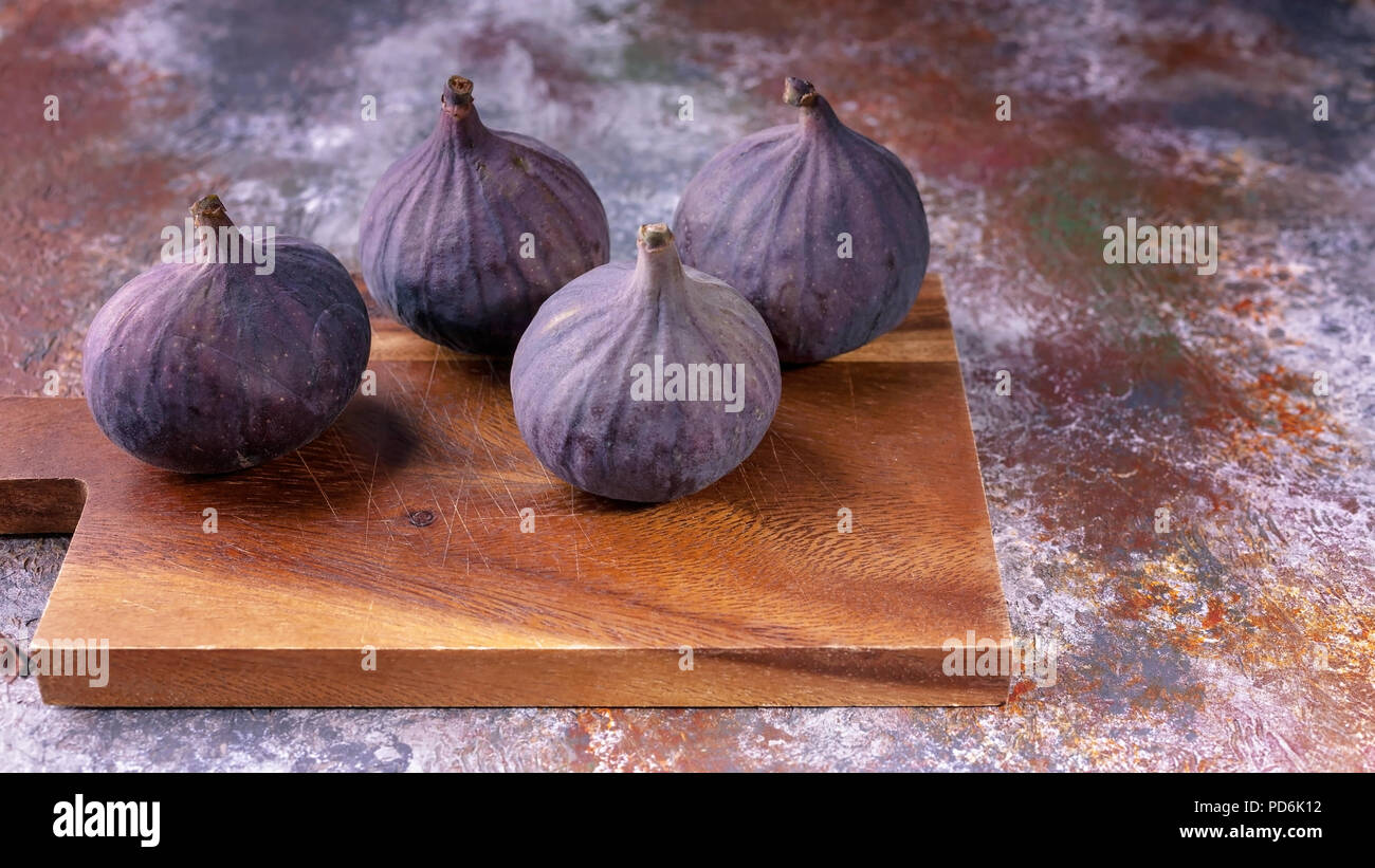 Over Ripped Figs Cutting green figs hi-res stock photography and images - Alamy