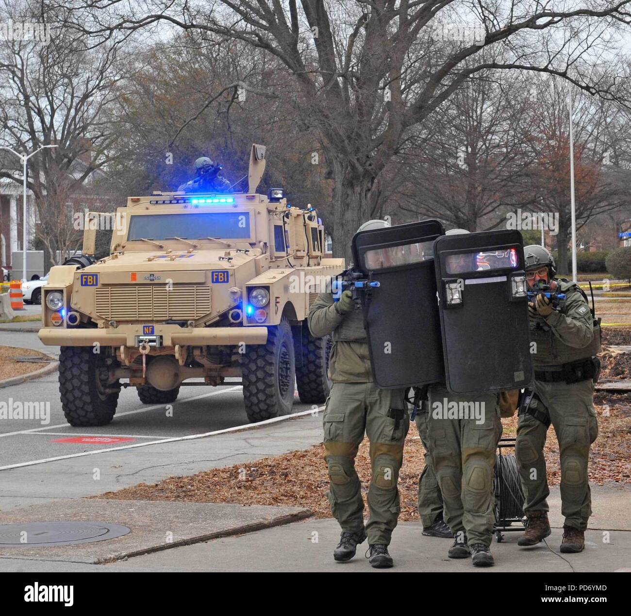 Fbi swat team hires stock photography and images Alamy