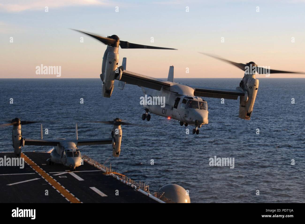 An MV-22 Osprey takes off from the amphibious assault ship USS Kearsarge. (6684616343). Stock Photo