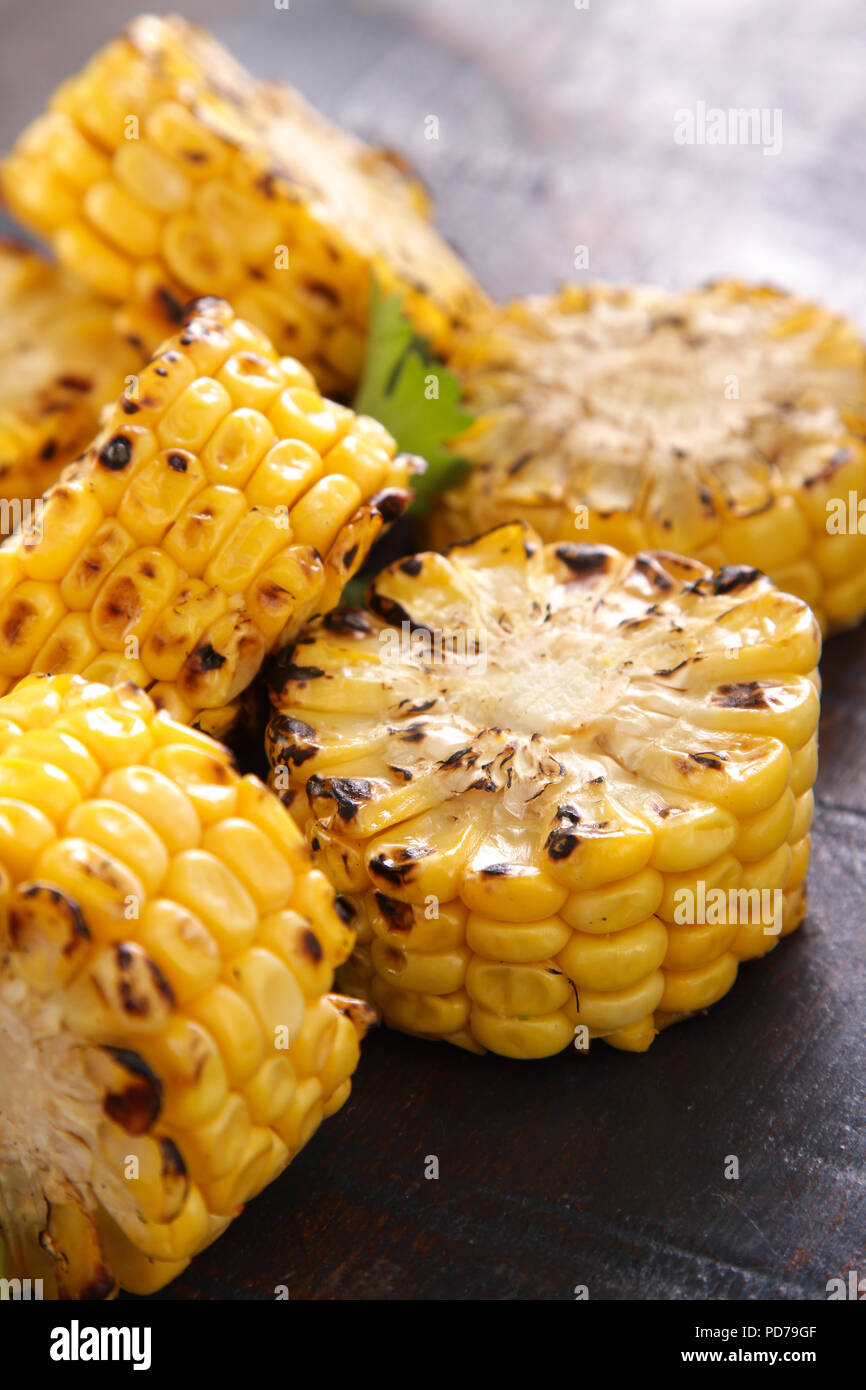 cooked corn on the cob Stock Photo - Alamy