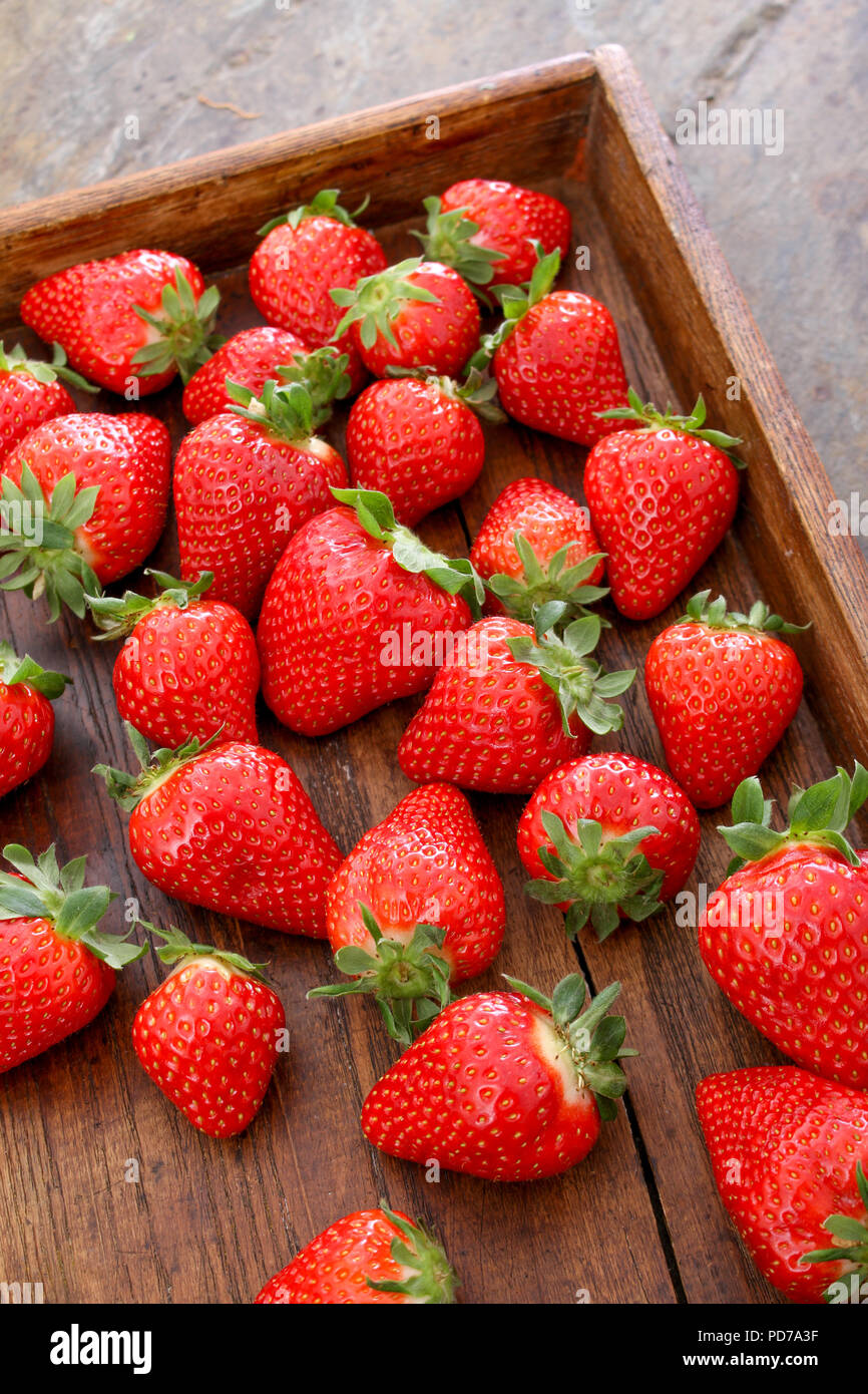 fresh fruit strawberries Stock Photo - Alamy