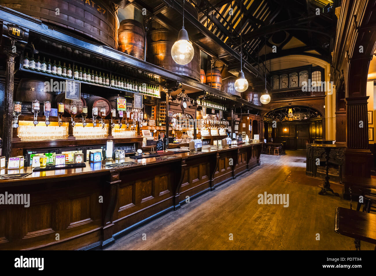 England, London, Holborn, Cittie of Yorke Pub Stock Photo Alamy