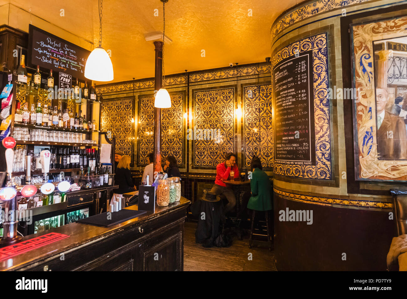 England, London, Shoreditch, The Ten Bells Pub Stock Photo Alamy