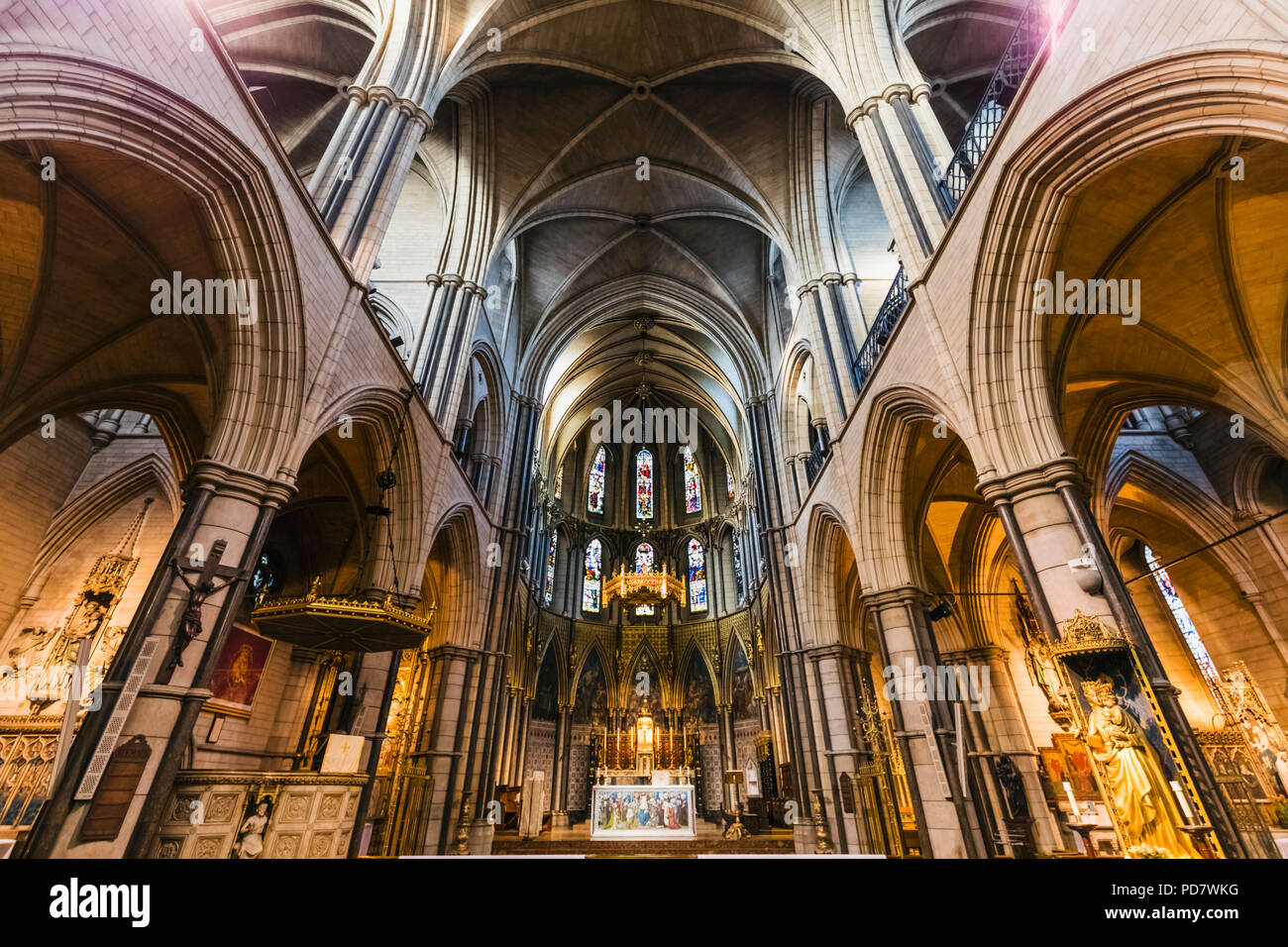 England, London, Marylebone, St.James's Roman Catholic Church Stock Photo Alamy