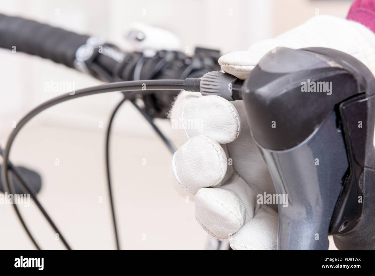 adjusting bicycle hand brakes