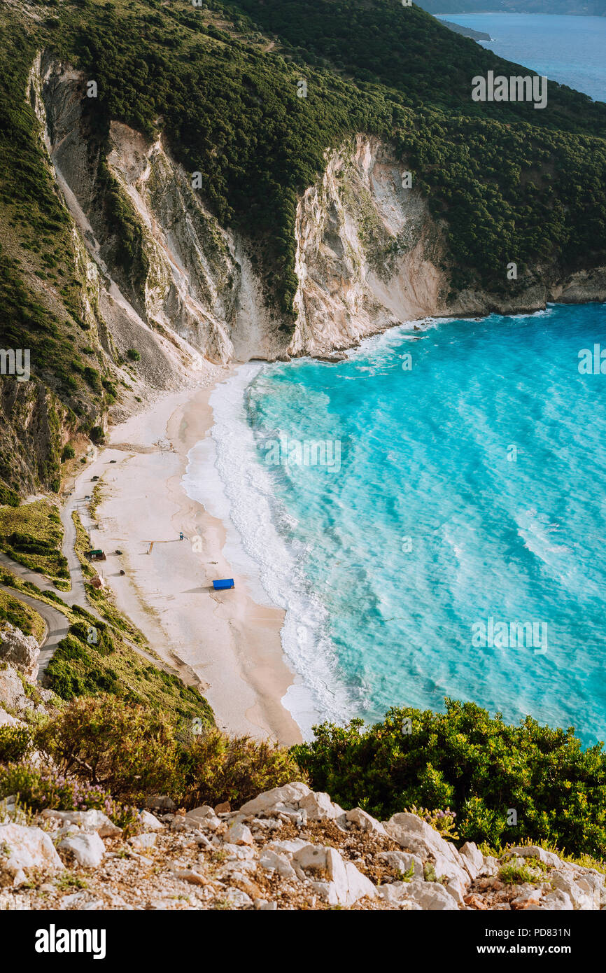 White Rocks beach (Kompothekrata, Ioanian Islands) on the map with photos  and reviews🏖️