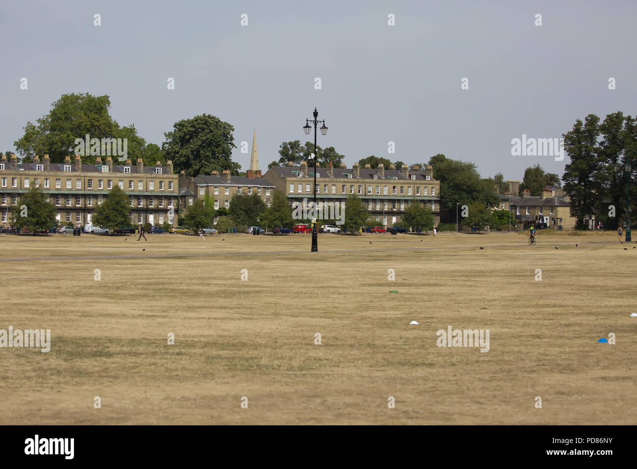 Cambridge,UK,7TH August 2018,Scorched grass on Parkers Piece in Cambridge. The weather is due to cool down after thunderstorms later this evening.Credit Keith Larby/Alamy Live News Stock Photo