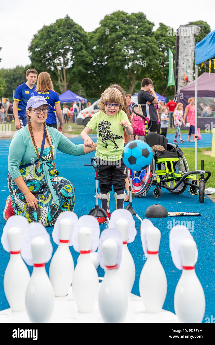 Family ten pin bowling hires stock photography and images Alamy