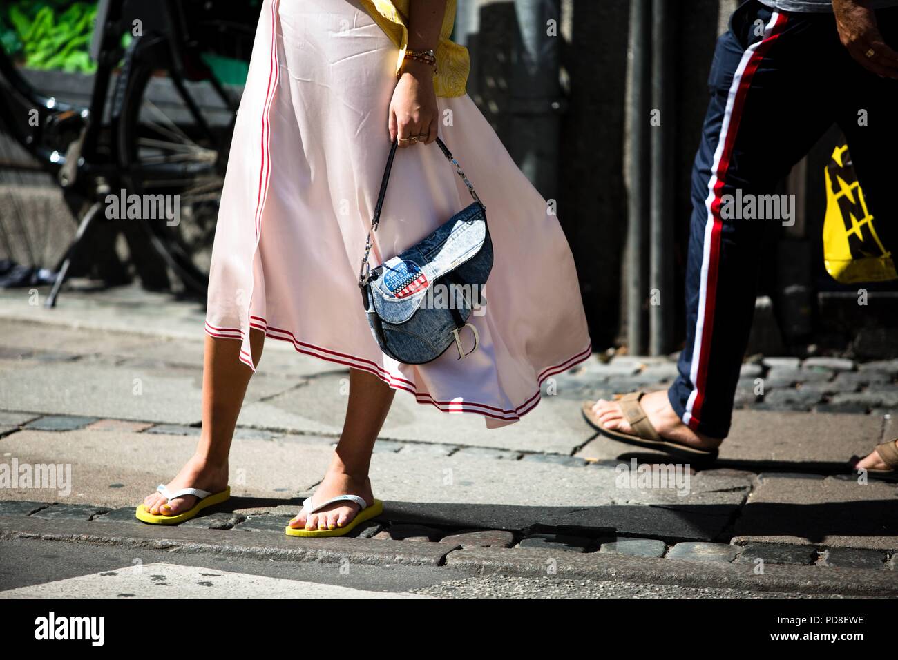 Street style dior saddle bag hi-res stock photography and images - Alamy