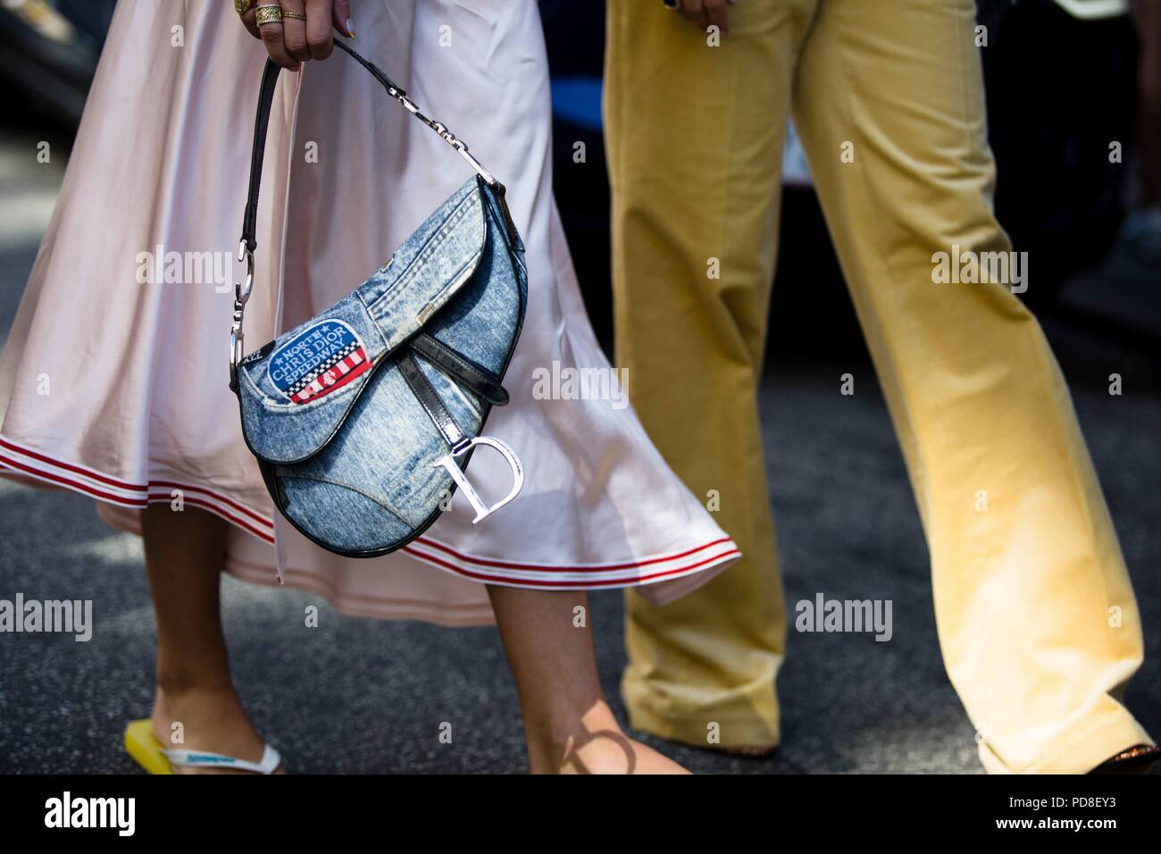 Street style dior saddle bag hi-res stock photography and images - Alamy