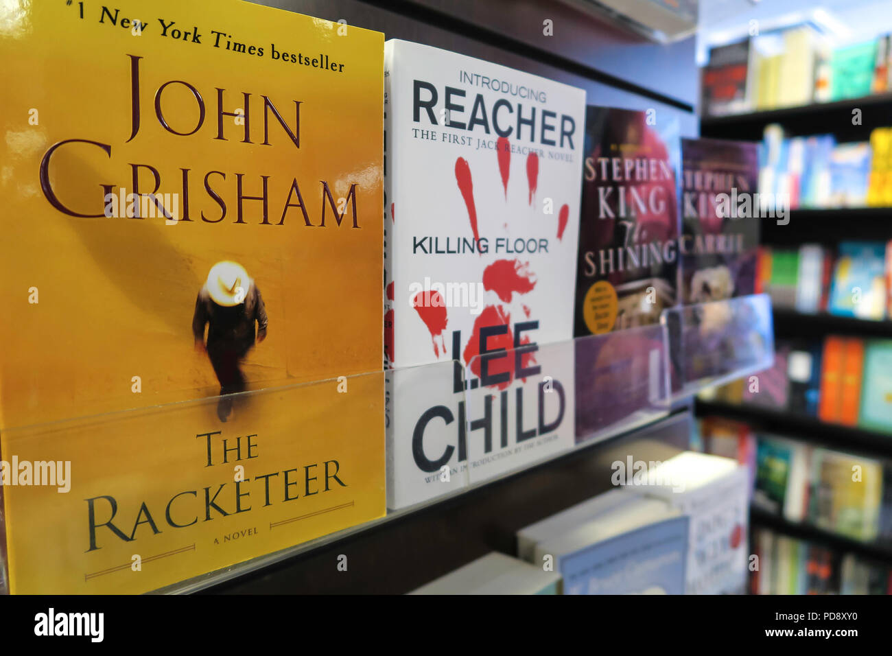 La confessione di un romanzo di scrittore americano John Grisham. Libro in  brossura Foto stock - Alamy