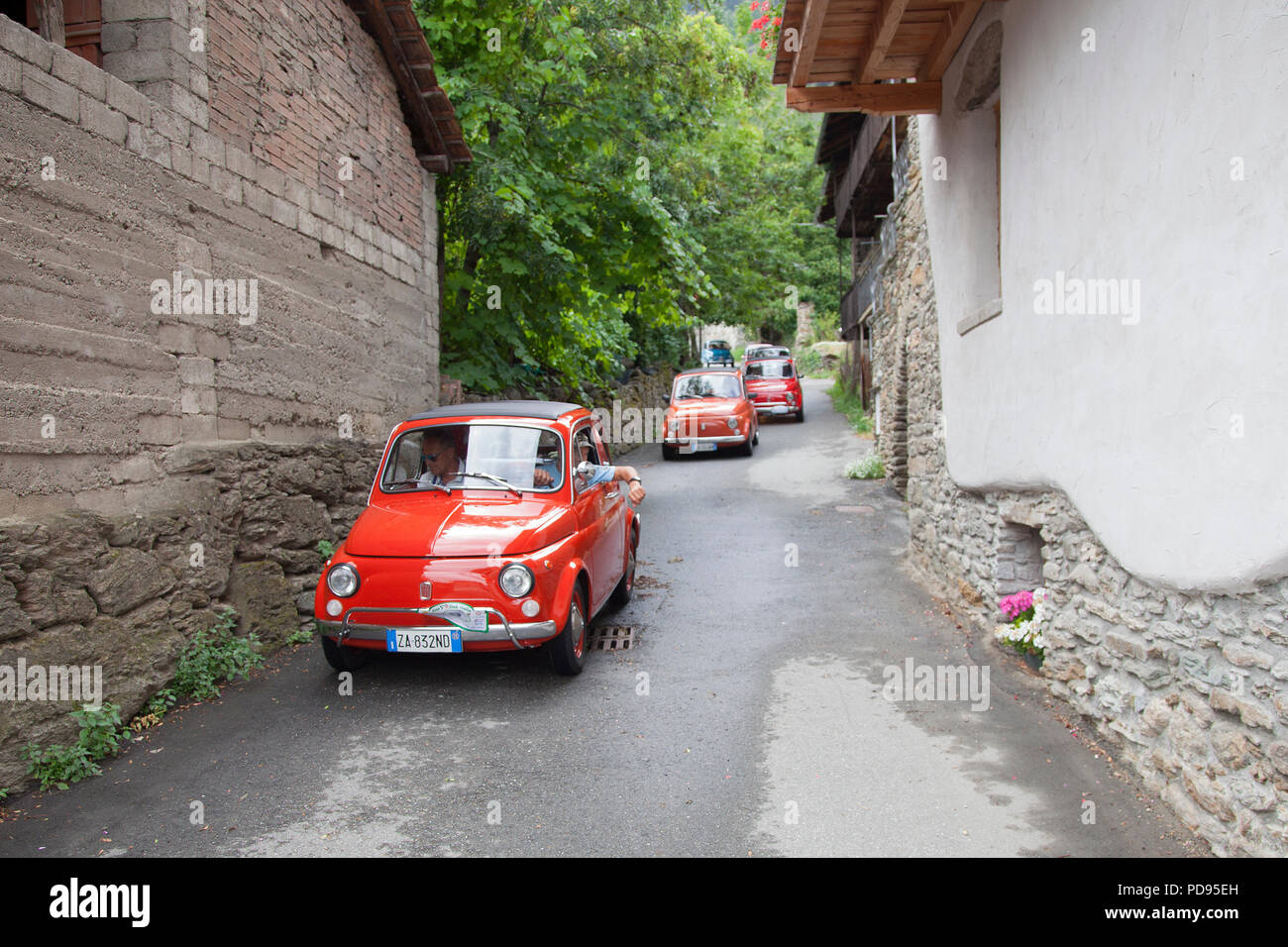 old fiat 500 cars in narrow italian street Stock Photo - Alamy