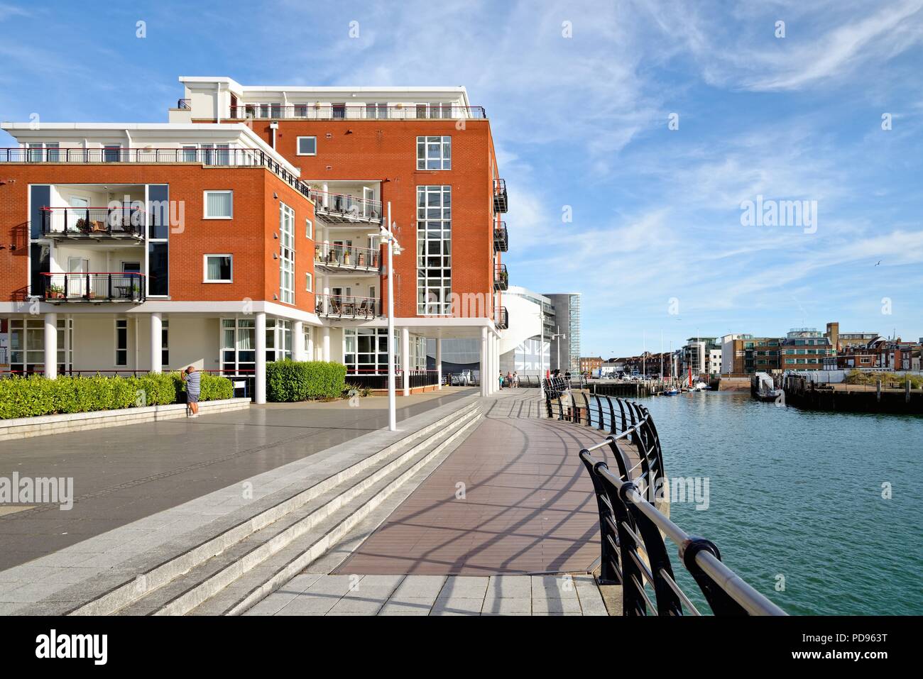 Modern apartments uk hires stock photography and images Alamy