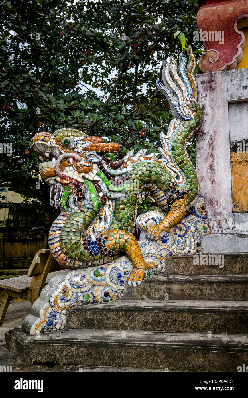 Mozaic Dragon at Đài Kỷ Niệm Danh Nhân Chí Sĩ Quảng Nam,  Hoi An Vietnam Stock Photo