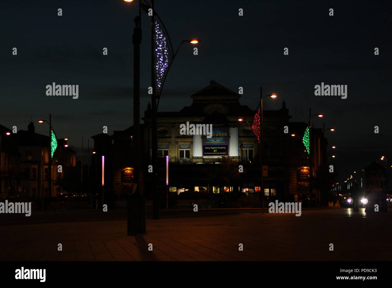 travel-news-reportage-marine-parade-at-night-great-yarmouth-uk