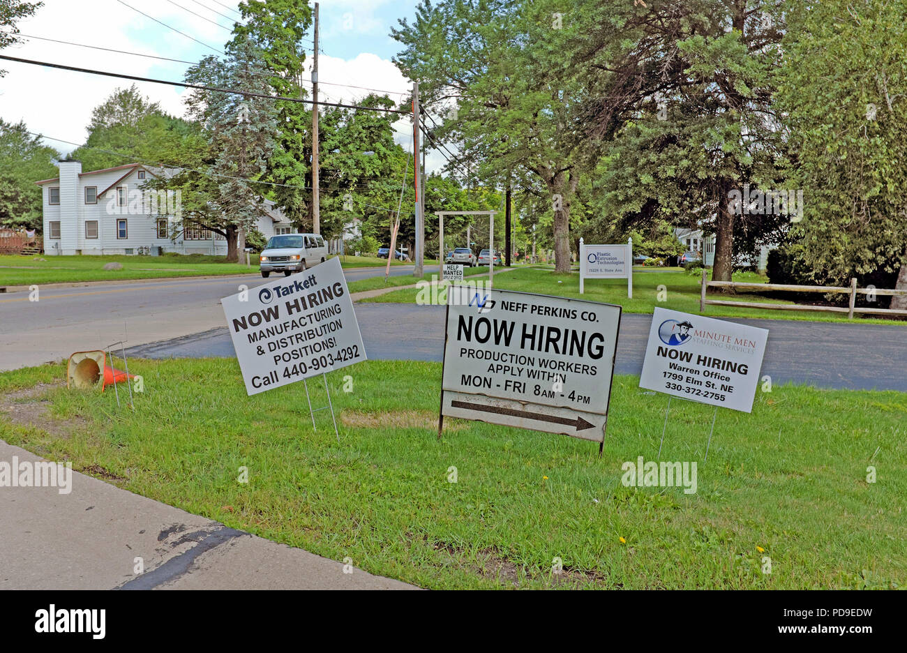 Middlefield ohio hiring signs hires stock photography and images Alamy