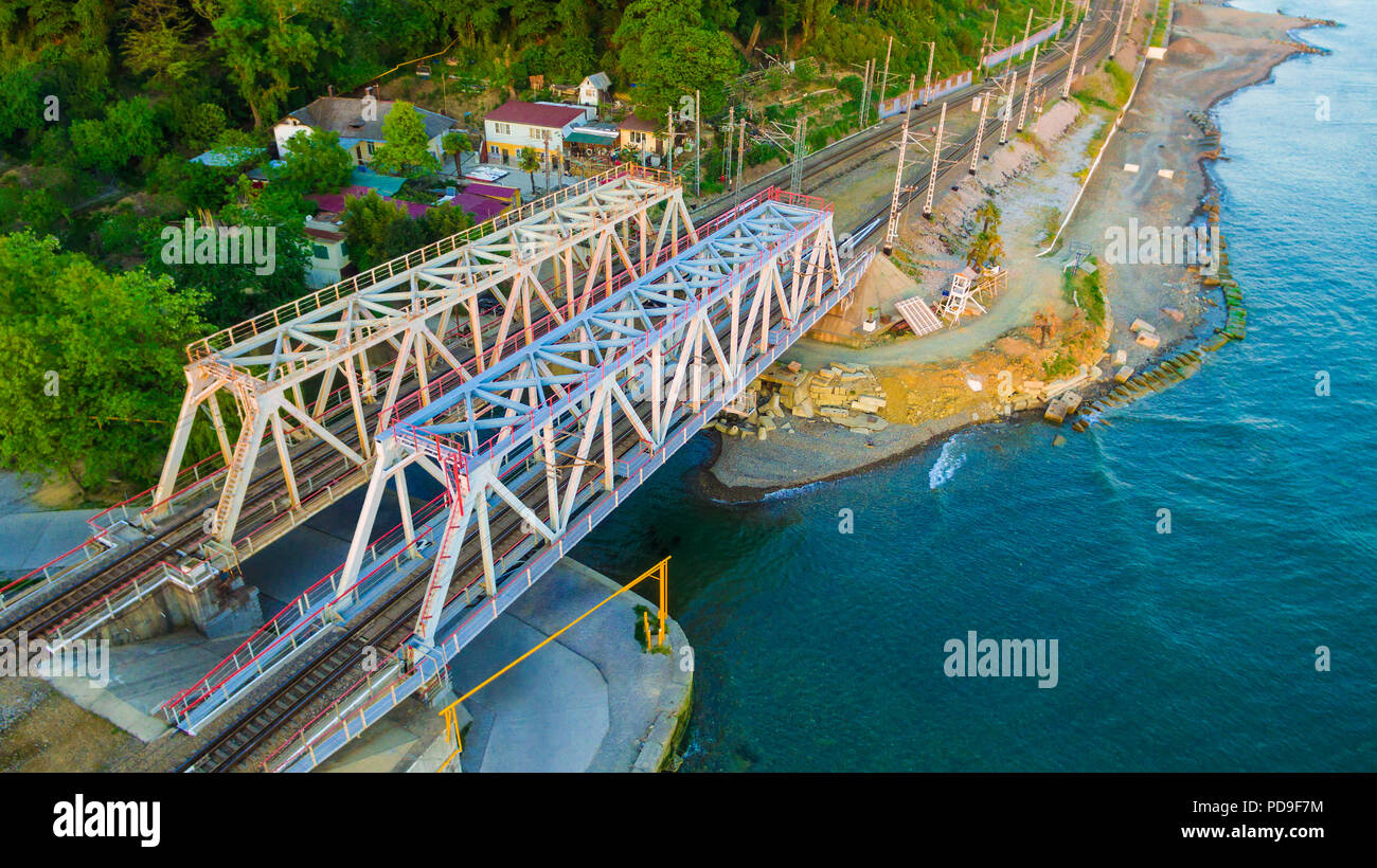 Steel girder railway bridge hi-res stock photography and images - Alamy