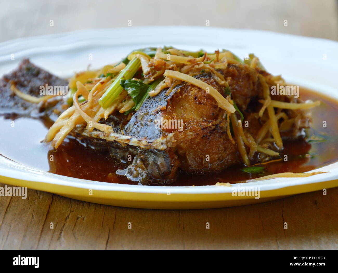 Deep fried nile tilapia hires stock photography and images Alamy