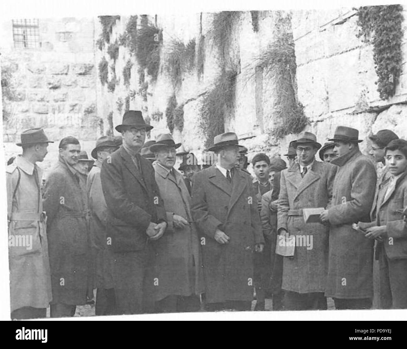 AngloAmerican Committee at the Western Wall Stock Photo Alamy